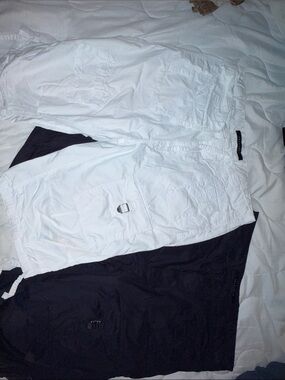 Sean John Men's White and Black Cargo Shorts